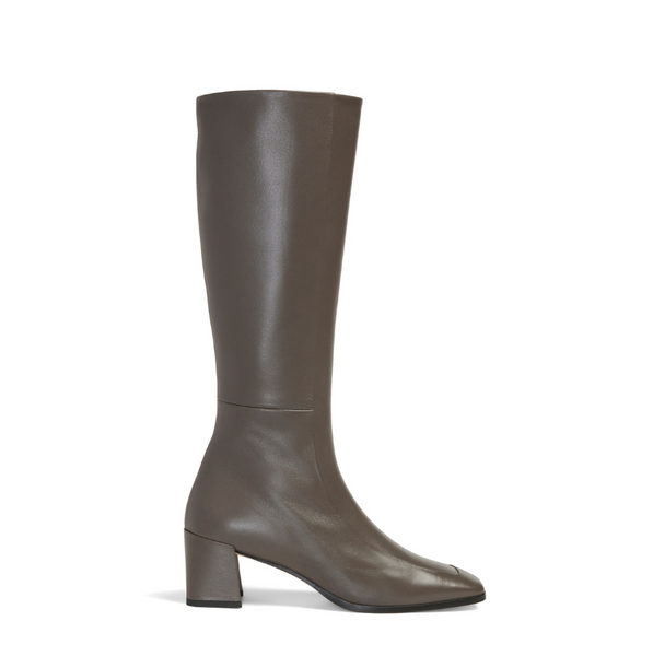 Neil J Rodgers Laura 90s knee boot with a rounded square toe, fitted leg that hits just below the knee, and comfortable block heel made from grey Italian calf leather.